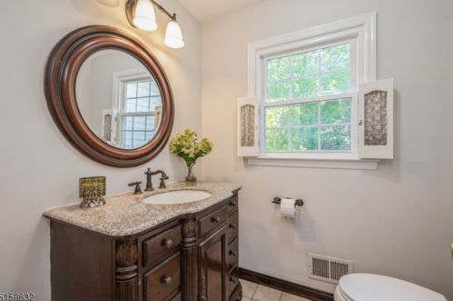 29 Phyllis Pl, Dover NJ  07869-4609 exterior
