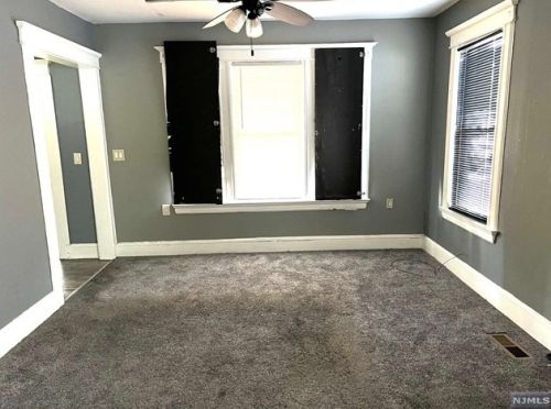 506 31st St, Paterson NJ  07504-2120 exterior