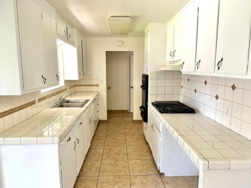 905 Muriel Ave, Modesto, CA 95351-1842