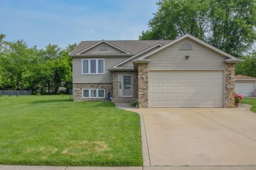 2684 Cleveland Ave, Hobart, IN 46342-3506