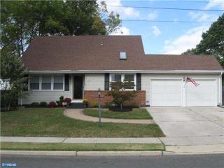 54 Mark Twain Dr, Trenton NJ  08690-2154 exterior
