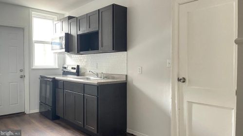 5626 12 St, Philadelphia PA 19141-4102 exterior