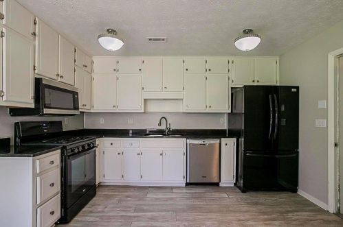 404 Winterwood Dr, Stockbridge GA  30281-1100 exterior