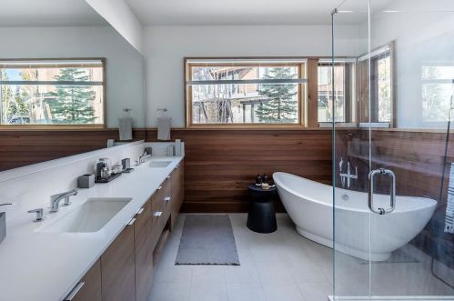 8343 Thunderbird Cir, Truckee CA  96161-4324 exterior