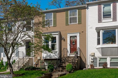 9546 Glen Oaks Ln, Columbia, MD 21046-1948