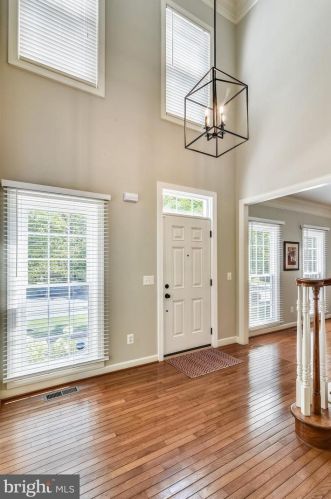 7742 Royal Sydney Dr, Gainesville VA  20155-2867 exterior