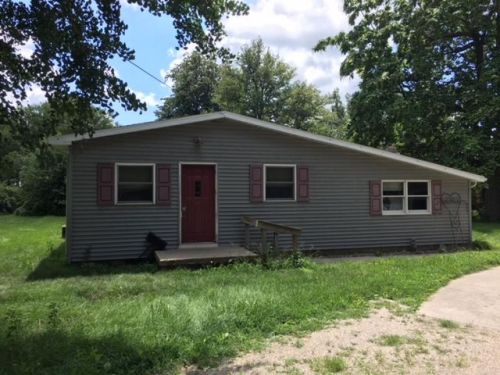 405 Boise St, Arthur, IL 61911-1213