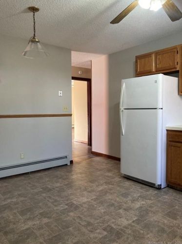 10 Monaco Cir, Derby CT  06418-2067 exterior