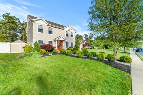 425 Downing Ave, Berkeley Township, NJ 08721-3348