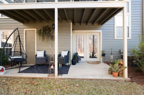 903 Riverview Dr, Marietta GA  30067-4512 exterior