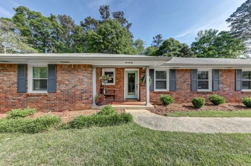 2373 Tuxedo Dr, Marietta, GA 30067-7137