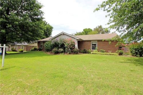 2601 Oak St, Rogers, AR 72758-3946