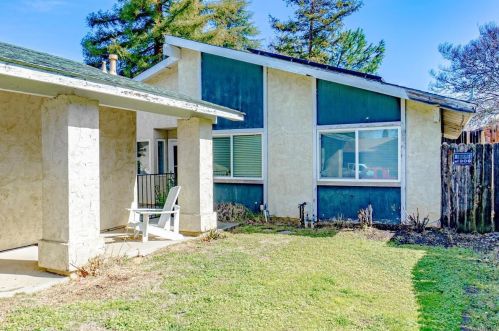 6906 Lonicera Dr, Citrus Heights, CA 95662-3017