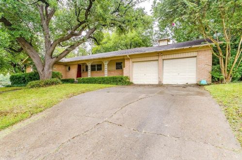3551 Cromart Ct, Fort Worth, TX 76133-1323