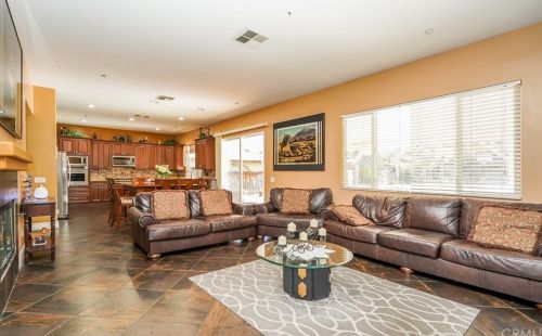 11440 Arizona Ave, Riverside CA  92503-8811 exterior