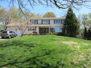 6 Cooperhawk Dr, Millstone Township, NJ 07726-3625
