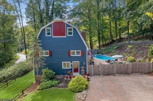 42 Sawmill Rd, Califon, NJ 07830-3044