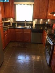 1518 Thomas Ct, Visalia, CA 93292-2102