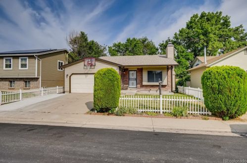 4347 Dearborn St, Denver, CO 80239-5170