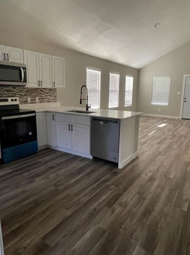 611 Locust St, Whitewright TX 75491-2335 exterior