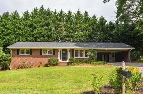 300 Holly Ln, Gainesville, GA 30501-2120