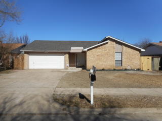 6557 Blue Grass Dr, Fort Worth TX  76148-1704 exterior