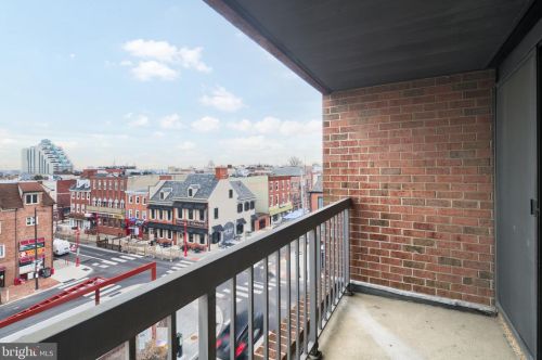 200 Lombard St, Philadelphia PA  19147-1605 exterior