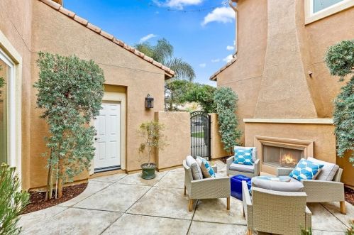 16849 Ridge Cliff Dr, Riverside CA  92503-0251 exterior