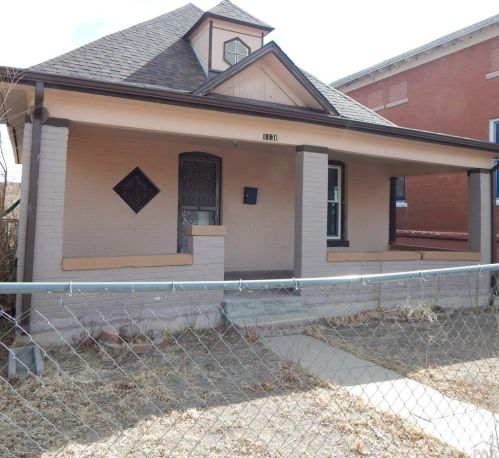 1138 Pine St, Pueblo, CO 81004-2938