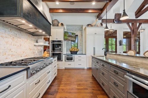 17117 Flagler Dr, Austin TX  78738-7610 exterior
