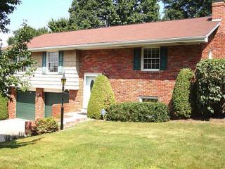 97 Beechwood Dr, Greensburg, PA 15601-1320
