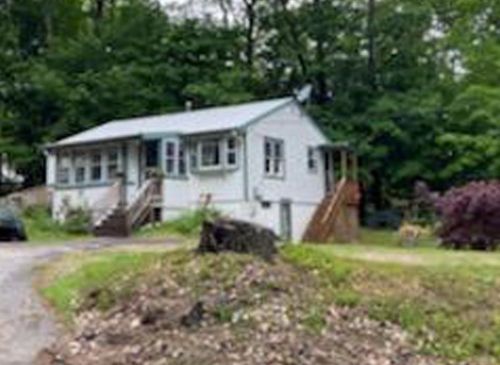 97 Mountain View Dr, Wakefield, NH 03872-4706