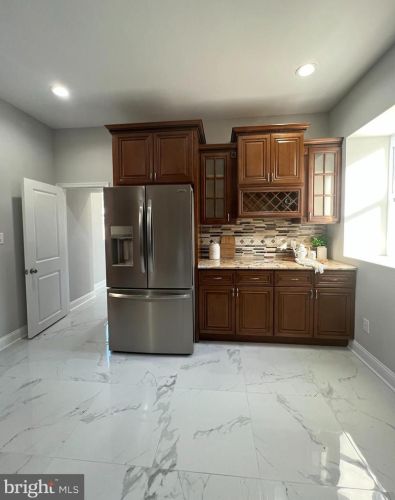 6805 11 St, Philadelphia PA 19147-1244 exterior