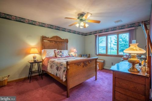 5160 Grandview Rd, Hanover PA 17331-7885 exterior