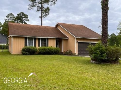 51 Buntin St, Woodbine, GA 31569-4313