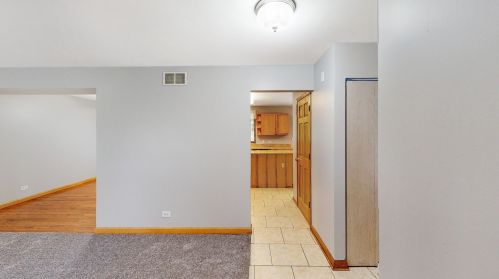 337 Persimmon Ln, Oswego, IL 60543-8250