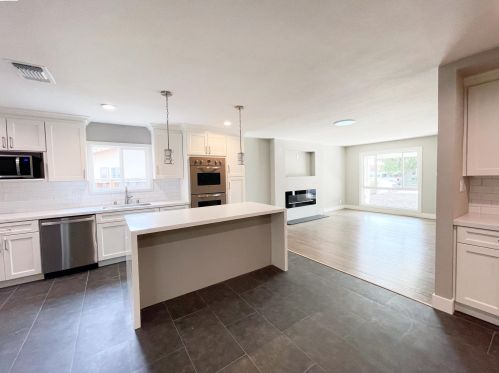 1036 Santa Cruz Dr, Concord CA  94523-2331 exterior