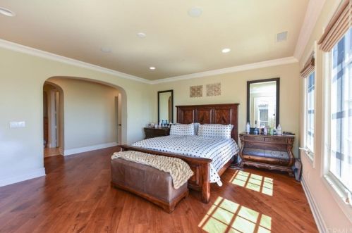 25 Blue Smt, Irvine CA  92603-0168 exterior