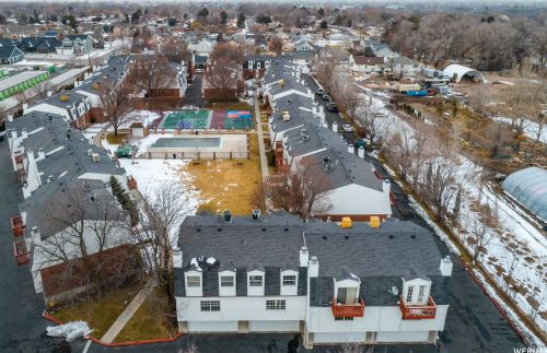 8272 Williamsburg Park Cir, Sandy UT 84070-0517 exterior