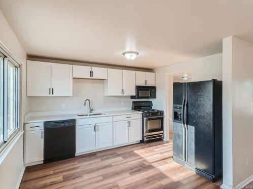 2565 Xanadu St, Denver, CO 80011-2717