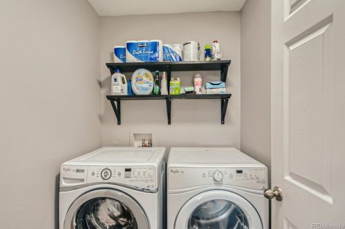 4677 Nepal Way, Aurora CO 80015-6402 exterior