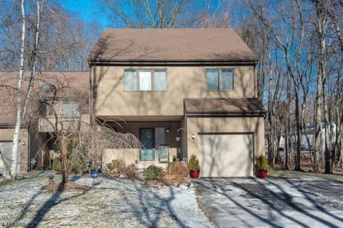 4 Rona Rd, Morristown, NJ 07960-5961