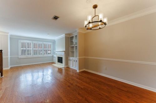 866 Lenox Oaks Cir, Atlanta GA  30324-2839 exterior