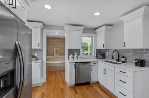 158 Tidewater Dr, Warwick RI  02889-4622 exterior