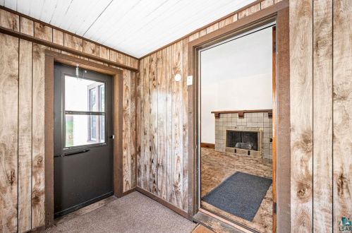 25 5th St, Scanlon, MN 55720-1722