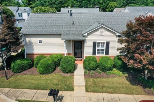 645 Oaks Dr, Holly Springs, GA 30188-7369