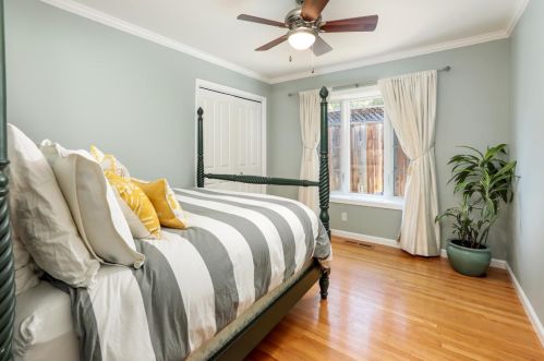 1079 Los Altos Ave, Los Altos CA 94022-1018 exterior