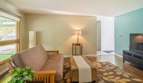 56 Lancaster Ln, Des Plaines, IL 60018-1205
