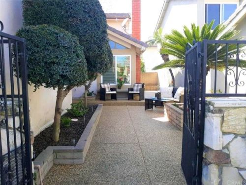 11269 Gardiners Ct, Cypress, CA 90630-5446