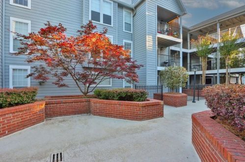 512 Granville Ct, Atlanta, GA 30328-3440